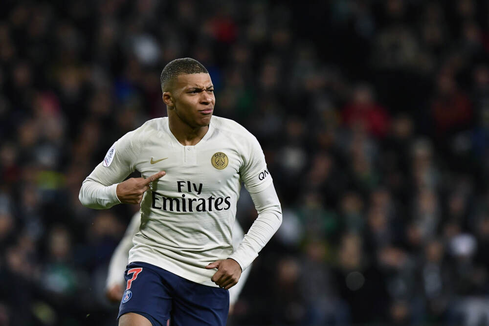 每体头版：巴萨力争与弗里克续约至2028年